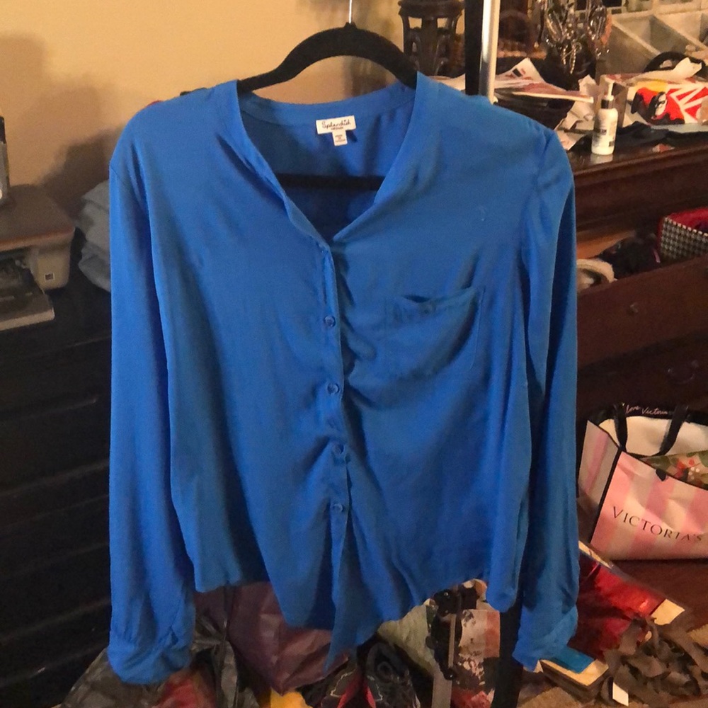 Blue medium top